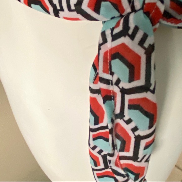 3/$15 Rose & Olive patterned top - Picture 2 of 4